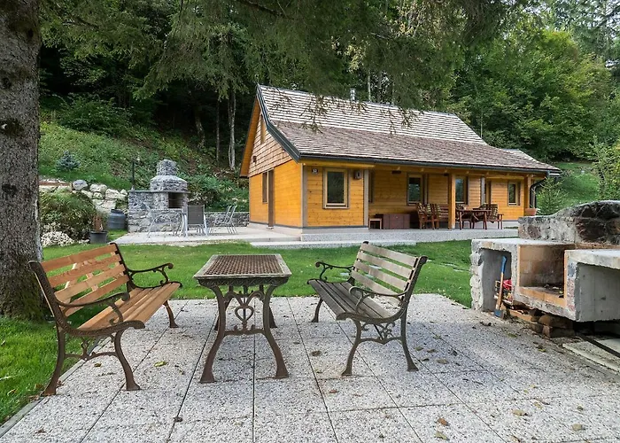 Počitniška hiša Pr' Maricki - House In Nature With Hot Tub & Sauna Bohinj